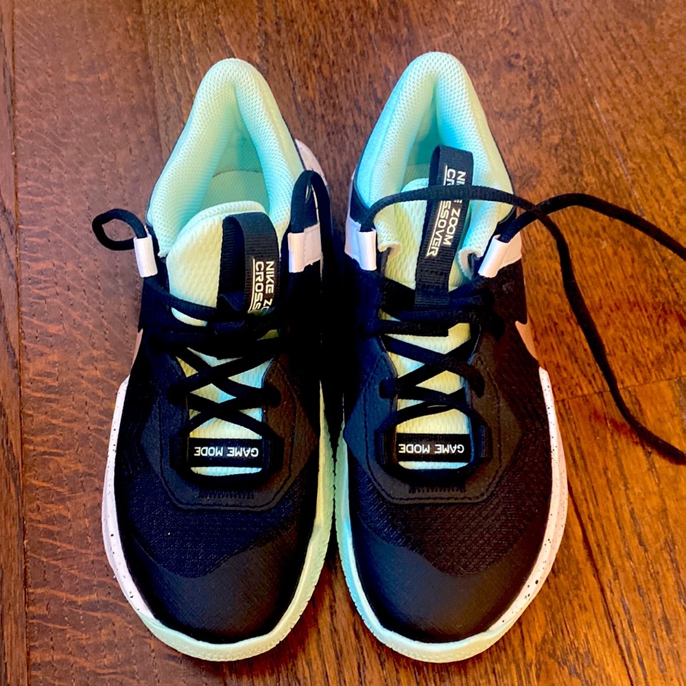 Nike Girl’s Zoom Crossover sneaker